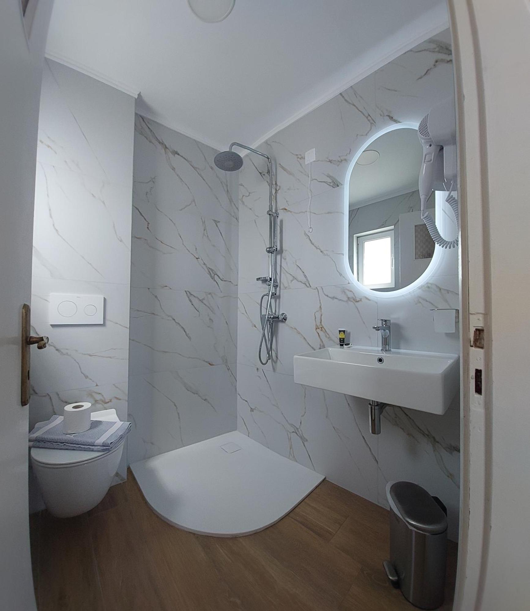 Hotel Avra 普雷韦扎 外观 照片