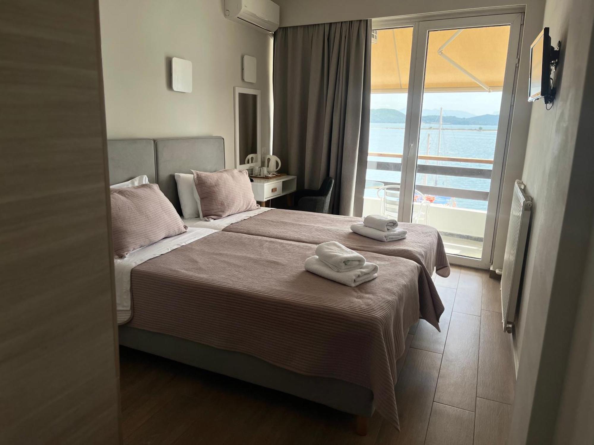 Hotel Avra 普雷韦扎 外观 照片